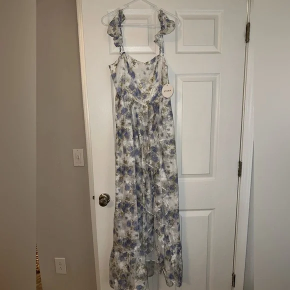 SOLD NWT BLUE AND WHITE FLORAL MAXI RUFFLE DRESS WITH SLIT - FORMAL DRESS - Picture 11 of 15
